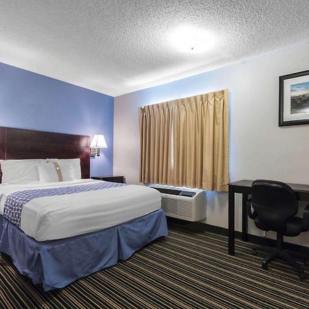 Suburban Extended Stay Hotel Naval Base Area Warrington Екстер'єр фото
