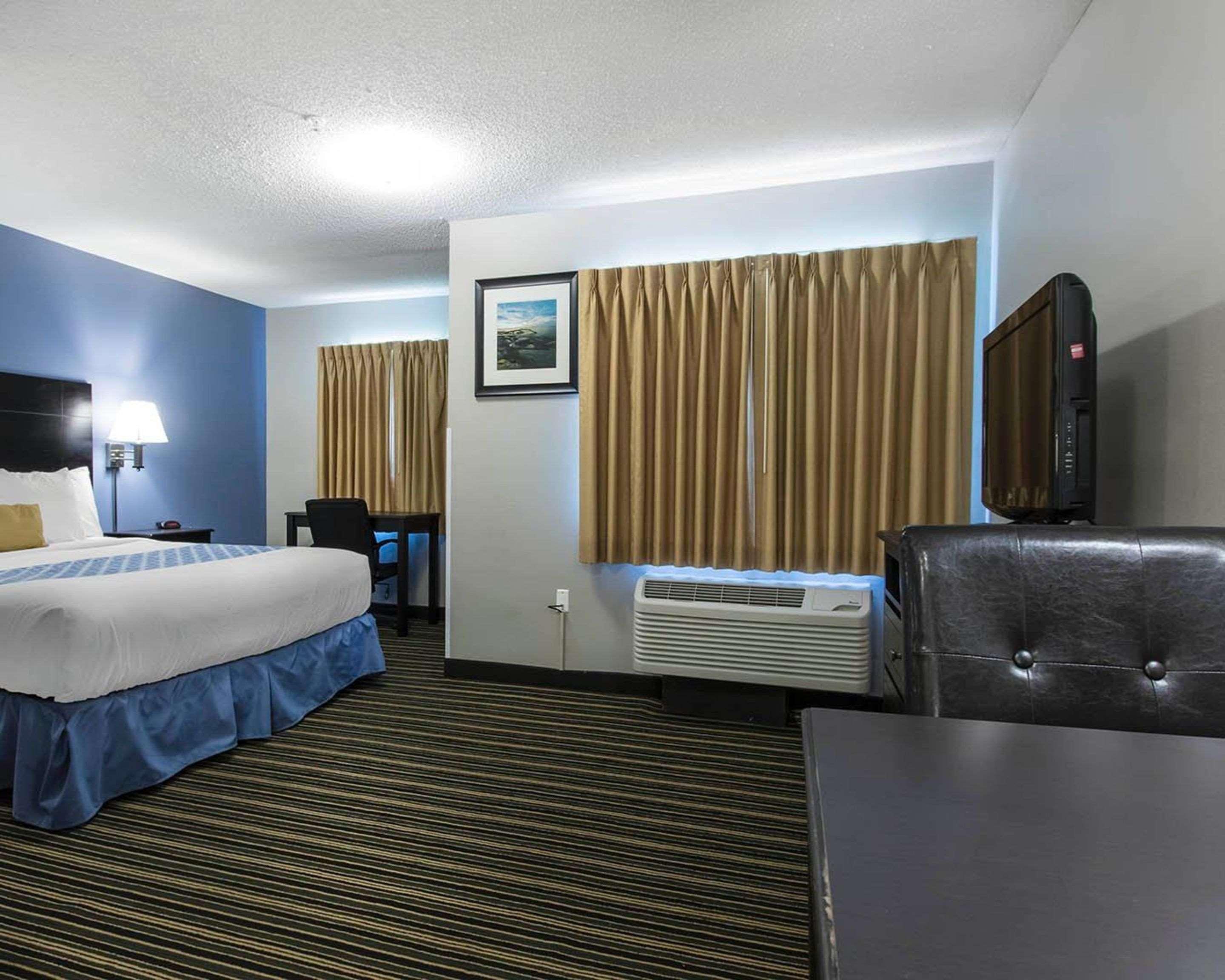 Suburban Extended Stay Hotel Naval Base Area Warrington Екстер'єр фото