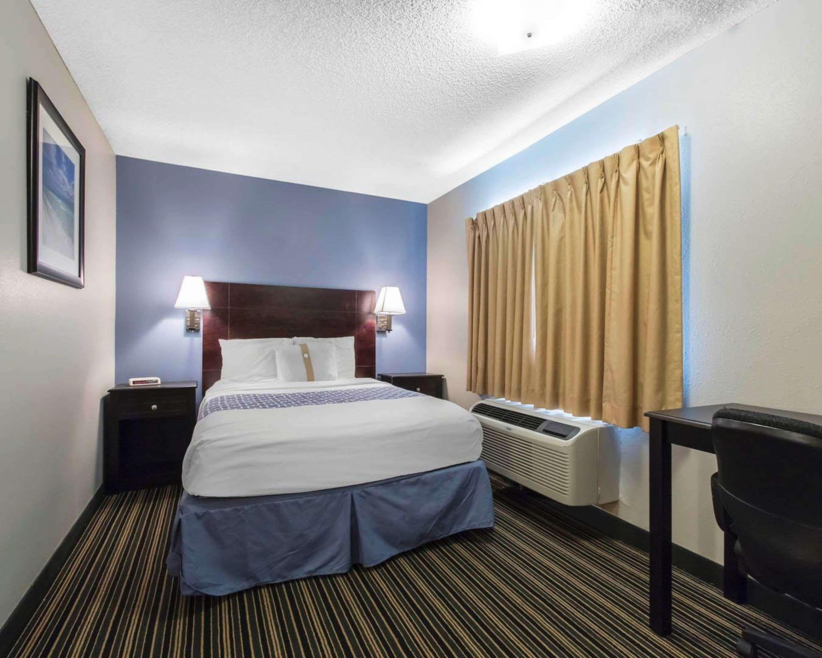Suburban Extended Stay Hotel Naval Base Area Warrington Екстер'єр фото