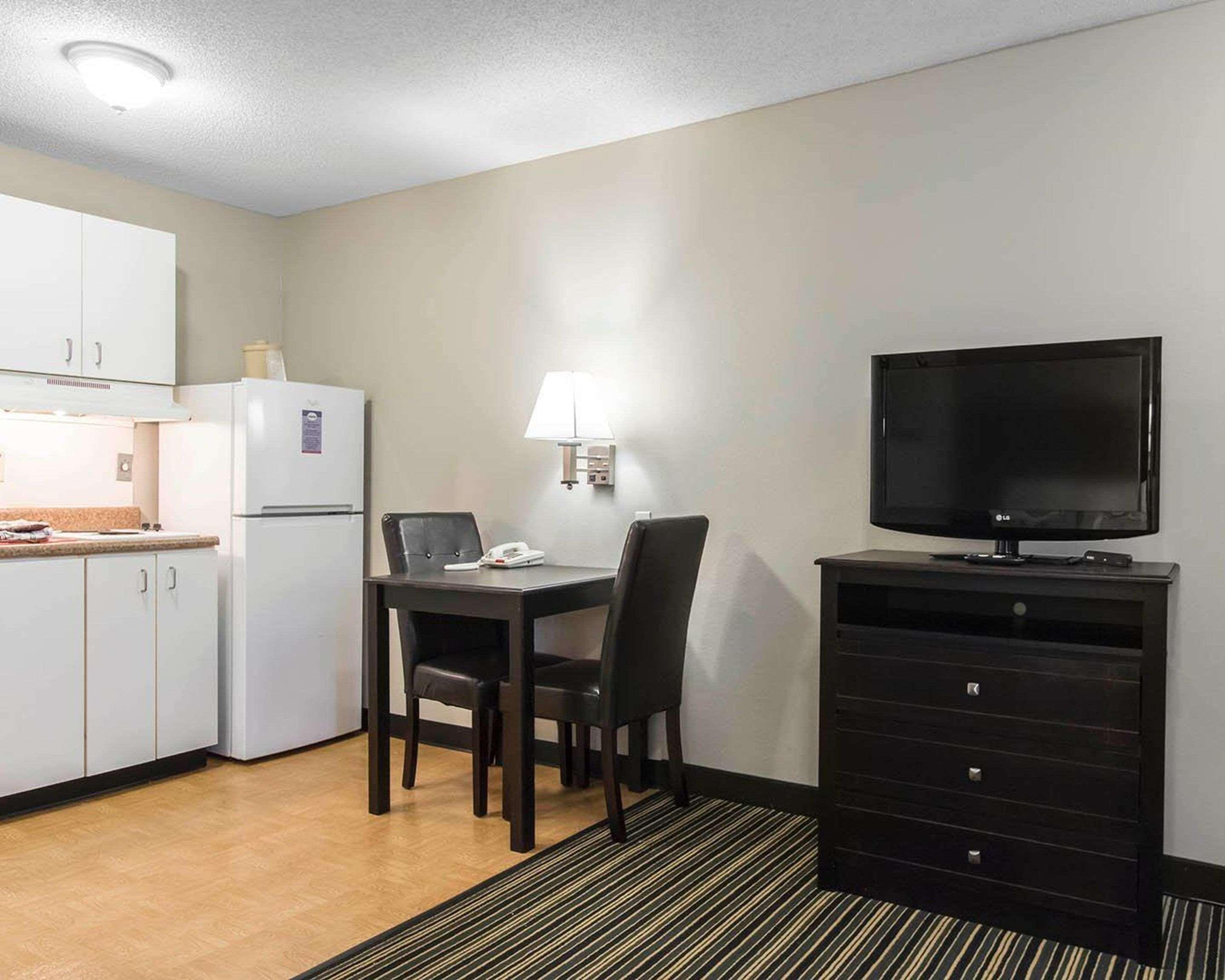 Suburban Extended Stay Hotel Naval Base Area Warrington Екстер'єр фото
