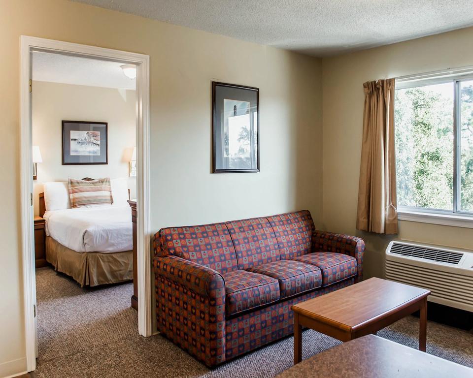 Suburban Extended Stay Hotel Naval Base Area Warrington Екстер'єр фото