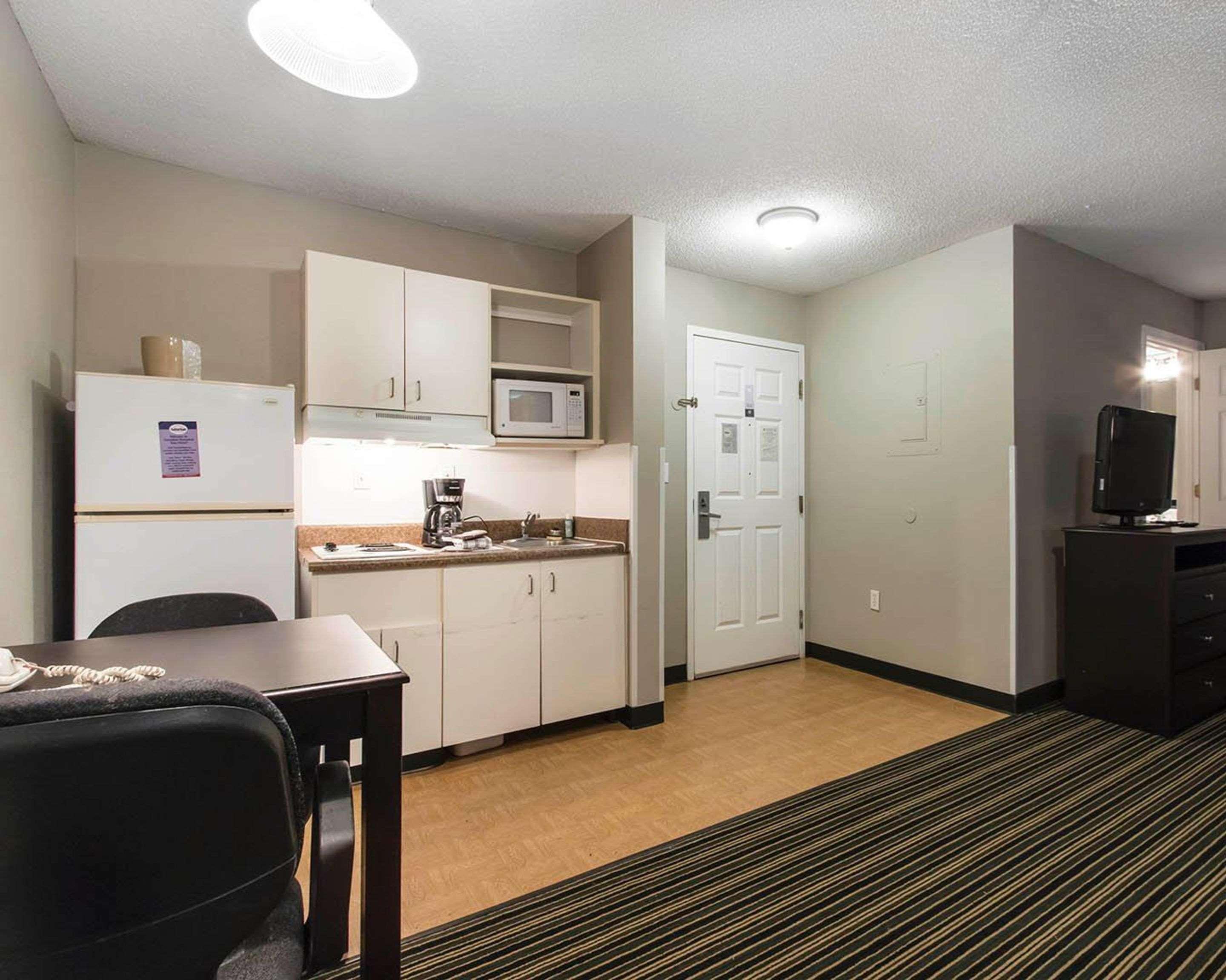 Suburban Extended Stay Hotel Naval Base Area Warrington Екстер'єр фото