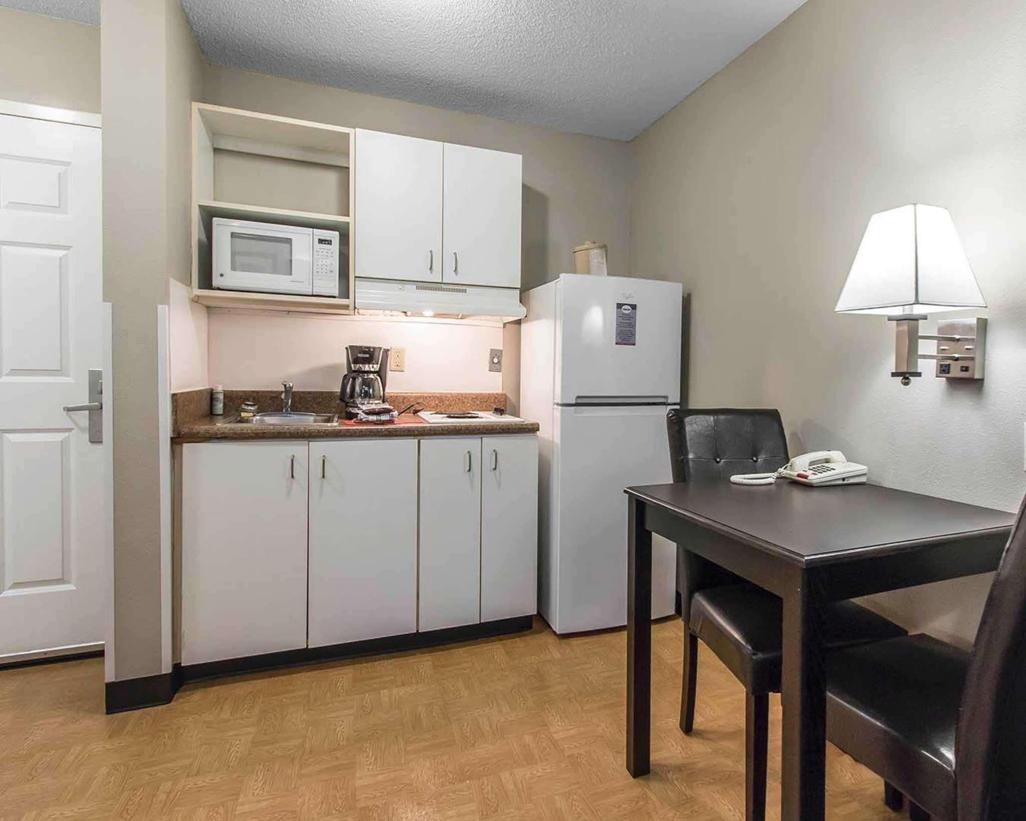 Suburban Extended Stay Hotel Naval Base Area Warrington Екстер'єр фото