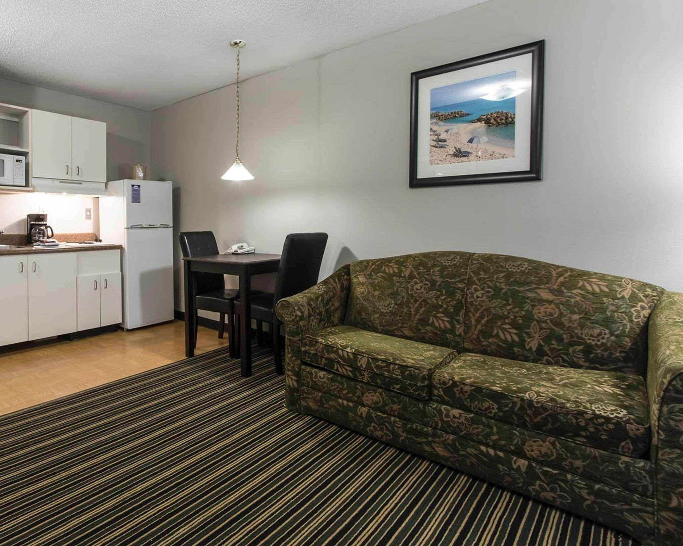 Suburban Extended Stay Hotel Naval Base Area Warrington Екстер'єр фото